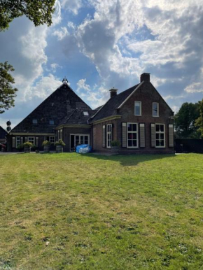 Prijs gunstig kamerverhuur, op karakteristieke paarden boerderij aan de rand van Dokkum